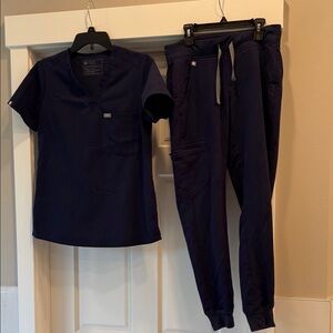 FIGS Deep Blue Scrub SET Technical Collection
